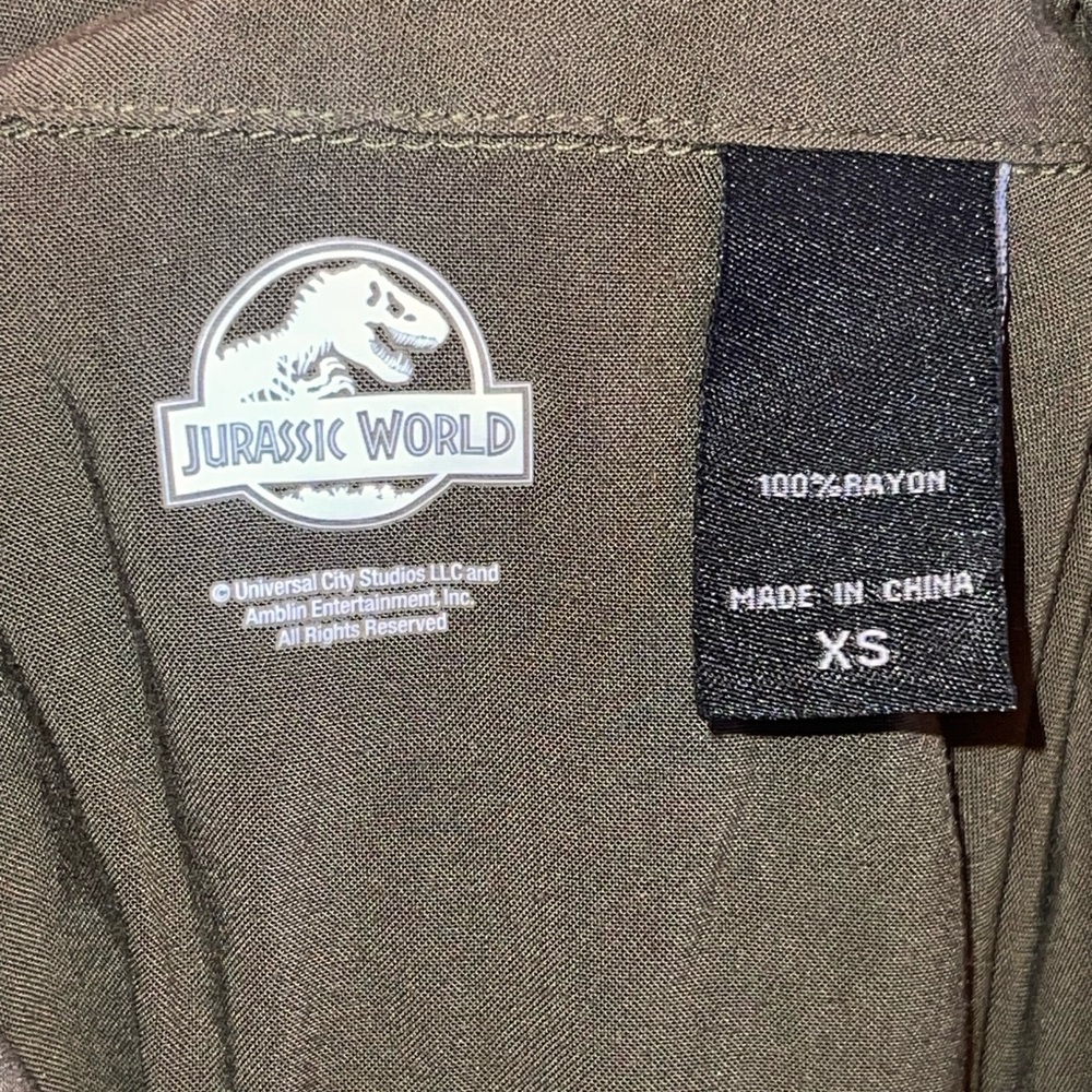 BoxLunch Jurassic Park Logo Button Down Shirt XS Tie Front Cosplay Top - Picture 6 of 8